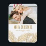 Faux Gold Foil Gräs Nål God jul Photo Magnet<br><div class="desc">God jul! Ta med dig en gnutta helgdag till ditt hem med Anpassadet Photo jul Magnet! Med den här magneten får du perfekt att visa omhuldade minnen. Du kan anpassa den med ditt favoritfoto, skapar det som ett unikt tillägg till din helgdag-dekoration. En idealisk gåva till familj och vänner -...</div>