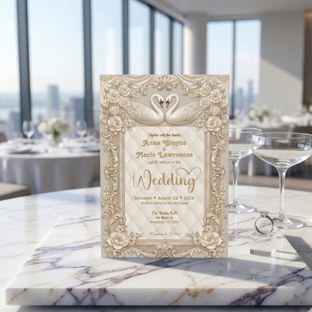 Faux Gold Quilted & Printed Pearl Rococo Swans Inbjudningar (Skapare uppladdad)