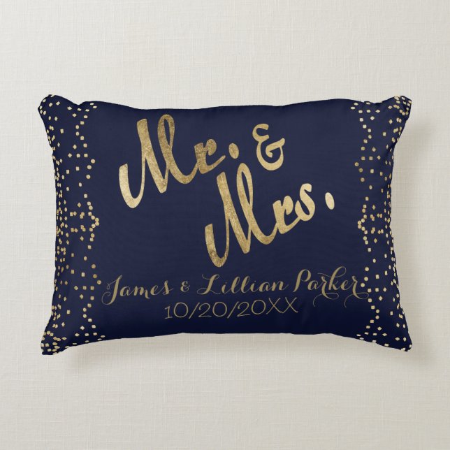 Faux Guld Navy Blue Mr. och Monogram Bröllop Prydnadskudde (Framsidan)