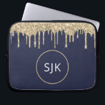 Faux Navy Blue Guld, Glitter Monogram Laptop Fodral<br><div class="desc">Guld och marinblå faux-droppar Glitter och Gnistra Elegant Monogrammed Initialer Fodral. Fodral kan anpassas så att det omfattar ditt första och första namn.</div>