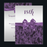 Faux Päls & Lila Bow 18:e födelsedagen Inbjudningar<br><div class="desc">Elegant, 18-årsdagen inbjudan för kvinnor med en söt lila färgad faux päls och en vacker silver övertoningsbakgrund, med en underbar satin effekt anpassningsbar lila båge mellan de två bakgrunderna. Dessa klassade, glamorösa inbjudan för födelsedagar dekoreras/skrivs ut på båda sidor. Vackert, chic, trendig, moderna inbjudningar till födelsedagar för vilken säsong som...</div>