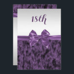 Faux Päls & Lila Bow 18:e födelsedagen Inbjudningar<br><div class="desc">Elegant, 18-årsdagen inbjudan för kvinnor med en söt lila färgad faux päls och en vacker silver övertoningsbakgrund, med en underbar satin effekt anpassningsbar lila båge mellan de två bakgrunderna. Dessa klassade, glamorösa inbjudan för födelsedagar dekoreras/skrivs ut på båda sidor. Vackert, chic, trendig, moderna inbjudningar till födelsedagar för vilken säsong som...</div>