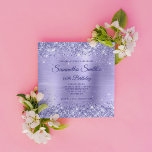 Faux Periwinkle Glitter och Foil 40:e födelsedagen Inbjudningar<br><div class="desc">En glamorös engrammad 40-årsinbjudan till henne. Faux glatt lila blue periwinkle glitter mot en blankt bild av metall-folie med borstad bildform. Finare indigo lila blue and white calligraphy monogram och text kan anpassas. Hela gnistran och skuggan i den moderna gigantiska designen skapas med tryckt digital grafik.</div>