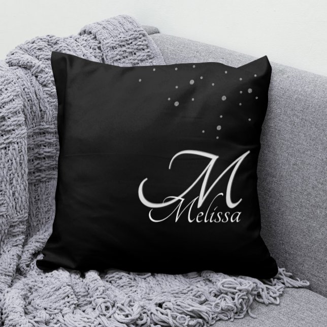 Faux Silver Glitter Embossed Silver Monogram Black Kudde (Silver Monogram Pillow with Your Name and Faux Silver Glitter Confetti)