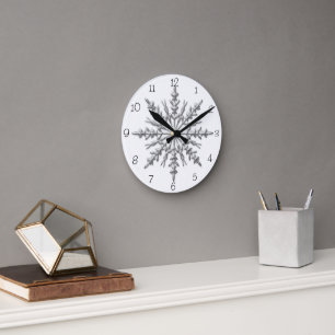 Faux Silver Winter Snowflake Rund Klocka