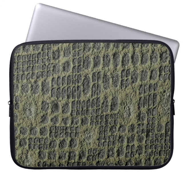 Faux Snake Skin Laptop Sleeve (Framsidan)