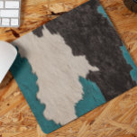 Faux Turcos Leather Cow Spoted Gömmer päls Musmatta<br><div class="desc">Päls och läder är tryckta bilder. Den här designen kan vara personlig om du väljer Redigera design. Du kan också överföra till andra objekt. Kontakta mig på colorflowcreations@gmail.com eller använda alternativet chatta överst på sidan om du vill ha den här designen på en annan produkt eller behöver hjälp med den...</div>