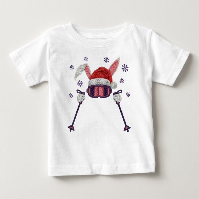 Faux yarn skiing rabbit with Santa hat winter humo T Shirt (Framsida)