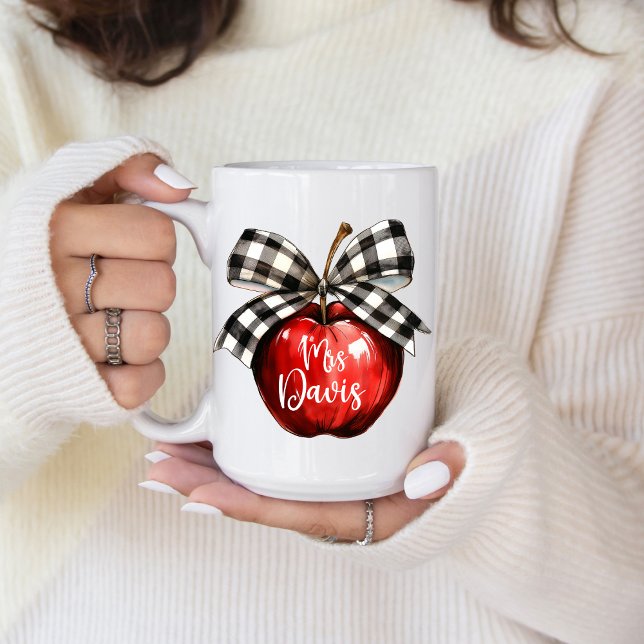 Favorite Teacher Coffee Mug Kaffemugg (Personalize this cute favorite teacher apple coffee mug. )