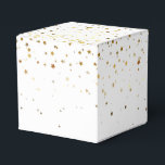Favoritruta för parti-Guld-stjärnor Presentaskar<br><div class="desc">Parti-favoritruta som visas i en grafisk framställning med gyllene stjärnor. Färg White Anpassa det här objektet eller köp som det är. Lagrar-bild</div>