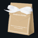 Favoritruta för Party-behandling Presentaskar<br><div class="desc">Den här partiförmånsrutan visas i en elegant twig and white färg. Anpassa det här objektet och ändra exempeltexten till din egen. Tips! Lägg till dina underbara behandlingar och lägg till lite festligt band.</div>