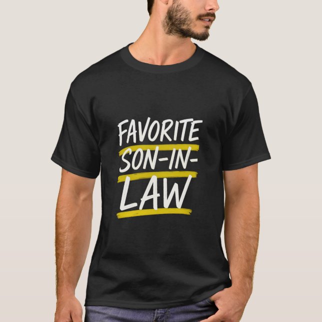 Favoritson Svärson Gult Penseldrag Typografi T Shirt (Framsida)