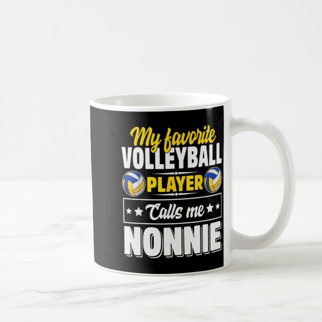 Favoritvolleybollspelare kallar icke-mamma kaffemugg (Höger)