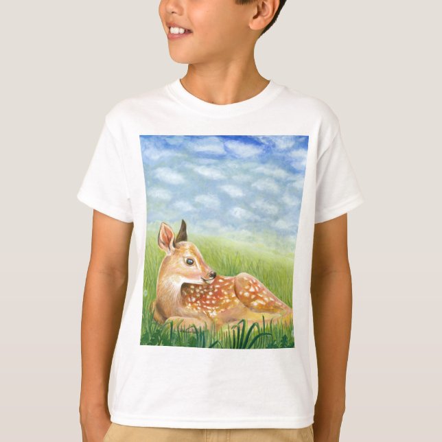 Fawn in the Grass Illustration T Shirt (Framsida)