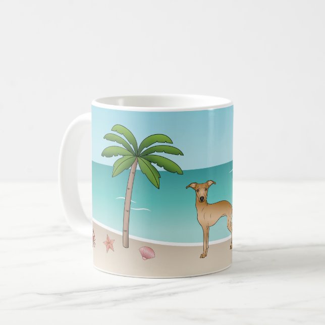 Fawn italiensk mops på tropisk sommarstrand kaffemugg (Framsida vänster)