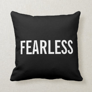 FEARLESS - Motiverande Dekorativ kudde