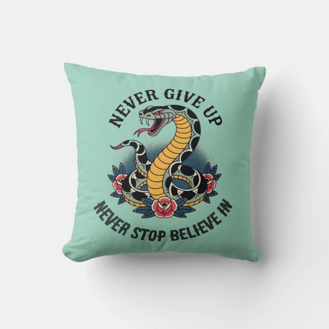 Fearless Spirit: Fet Snake och Ro Artwork Kudde (Framsida)