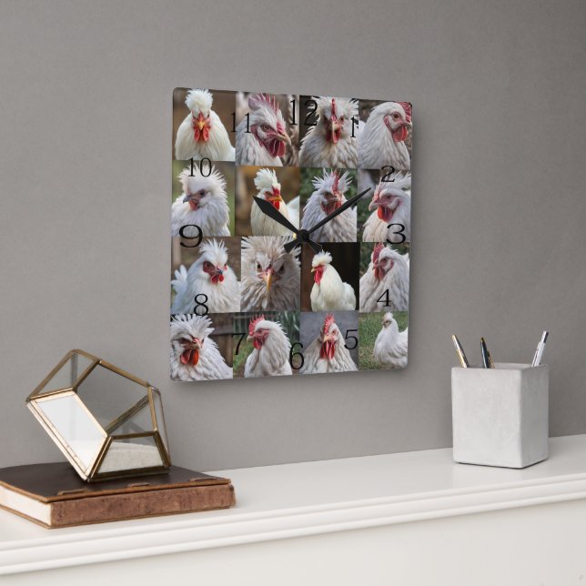 "Feathers in Focus: A White Chicken's Porträtt" Fyrkantig Klocka (Kontor)