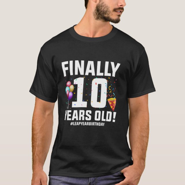 Feb 29: Bladdag, sista 10 år gammal födelsedagsdel T Shirt (Framsida)