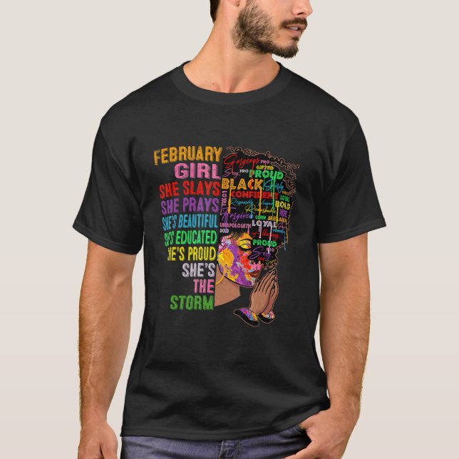 Februari Flicka Hon Slays och Prays Birthday T Shirt (Framsida)