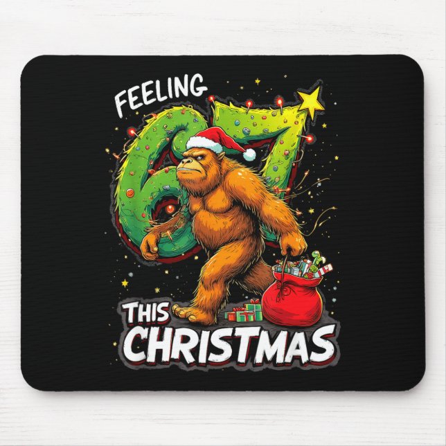 Feeling 67 Funny Christmas Bigfoot Holiday  Musmatta (Framsidan)