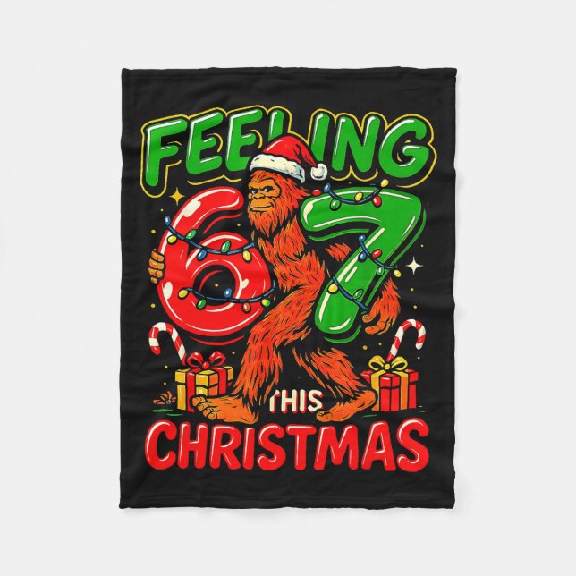 Feeling 67 This Christmas Funny Bigfoot  Fleecefilt (Framsidan)