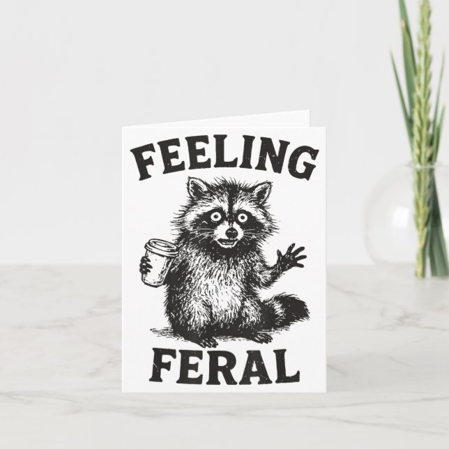 Feeling Feral Raccoon Drink Coffee Funny Trash Pan Kort (Framsida)