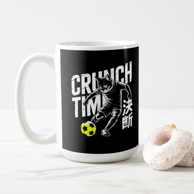 Feisty Soccer Cat Mug - Crunch Time Coffee Cup Kaffemugg (Med munk)