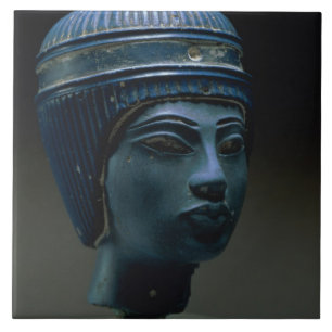 Fejka det kungliga huvudet, tänkte ursprungligen kakelplatta