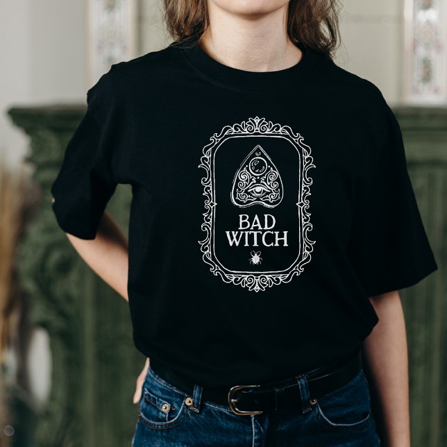 Felaktig häxtypografi Halloween T Shirt (Skapare uppladdad)