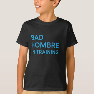 Felaktig hombre i träningskid Tee