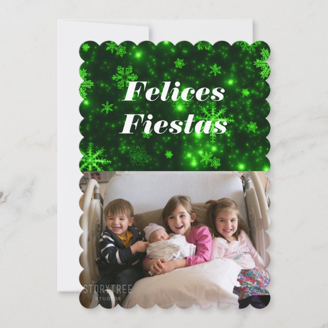 Felices Fiestas Snöflingor med Grönt Flat Card Inbjudningar (Framsida)