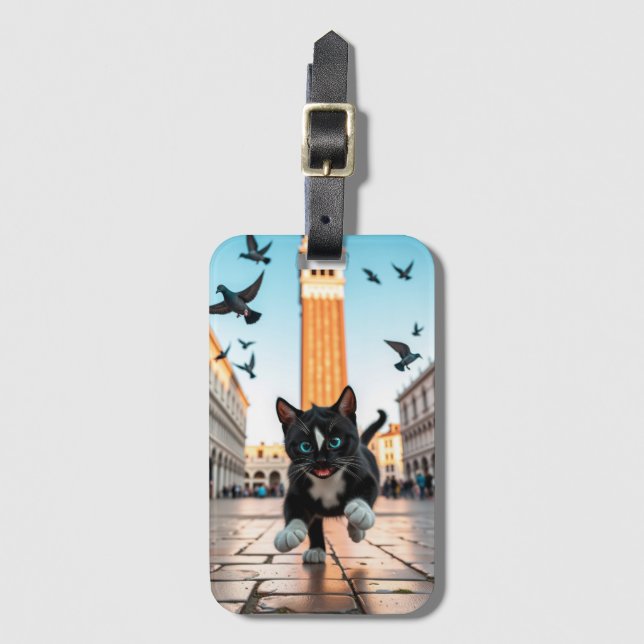 Felini vs. Pigeons: A Venetian Chase Bagagebricka (Framsida vertikal)