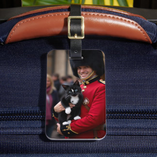 Felinis London Äventyr - Guardad by Tradition Bagagebricka