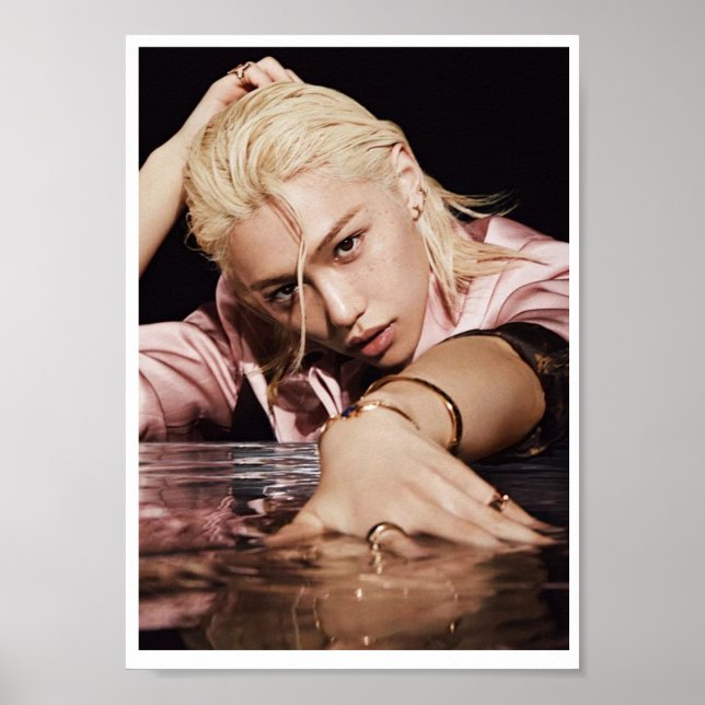 Felix x W Korea Poster (Framsidan)