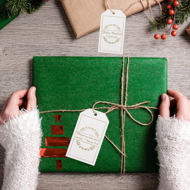 Feliz Navidad jul Golden White Isaiah 9:6 Presentetikett (Isaiah 9:6 Feliz Navidad Christian Gift tag, custom text, family name. ConJesusenelcamino)