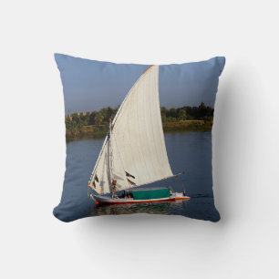 Felucca som seglar längs Nilen - Aswan, Egyptenen Kudde