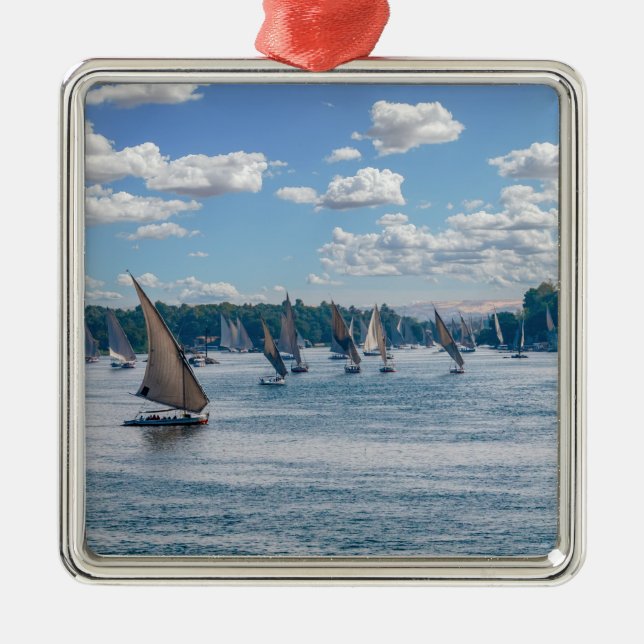 Feluccas seglar längs Nilen - Aswan, Egyptenen Julgransprydnad Metall (Framsidan)