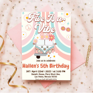 Fem a Vibe Groovy Retro Rainbow 5:e födelsedagen Inbjudningar