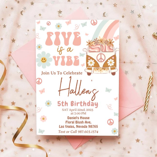 Fem a Vibe Groovy Retro Rainbow 5:e födelsedagen Inbjudningar (Skapare uppladdad)