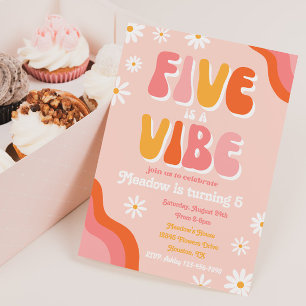 Fem är en inbjudan till Vibe Birthday Groovy
