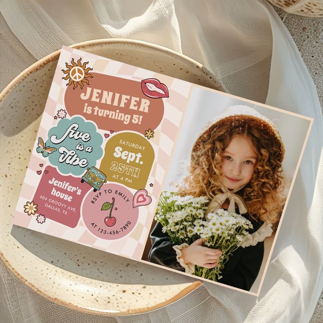 Fem är en stämning Groovy Daisy 5-års foton Inbjudningar (Skapare uppladdad)