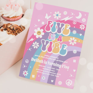 Fem är en Vibe Groovy Hippie Rainbow 5:e födelseda Inbjudningar