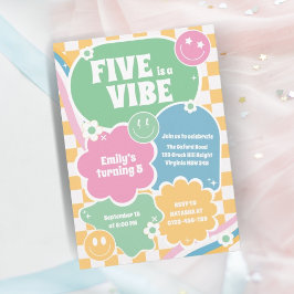 Fem är en Vibe Retro Smiles Femte födelsedagen Inbjudningar