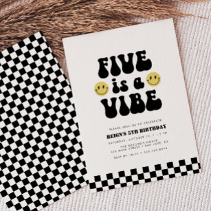 Fem är Vibe   Boys Lycklig Ansikte Kids 5:e födels Inbjudningar