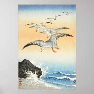 Fem fiskmås ovanför turbulenta havet av Ohara Koso Poster