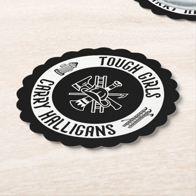 Female Firefighter Tuff Girls Carry Halligans Underlägg Papper (Vinklad)