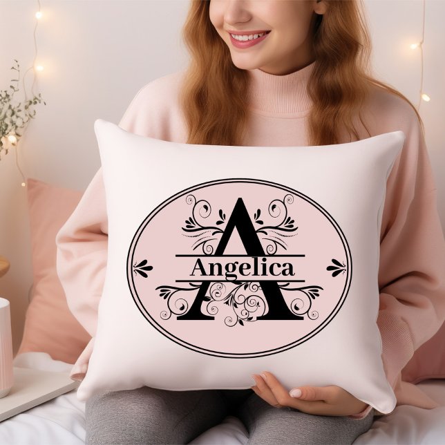 Feminin monogram A med fullt namn på mjuk rosa Kudde (Skapare uppladdad)