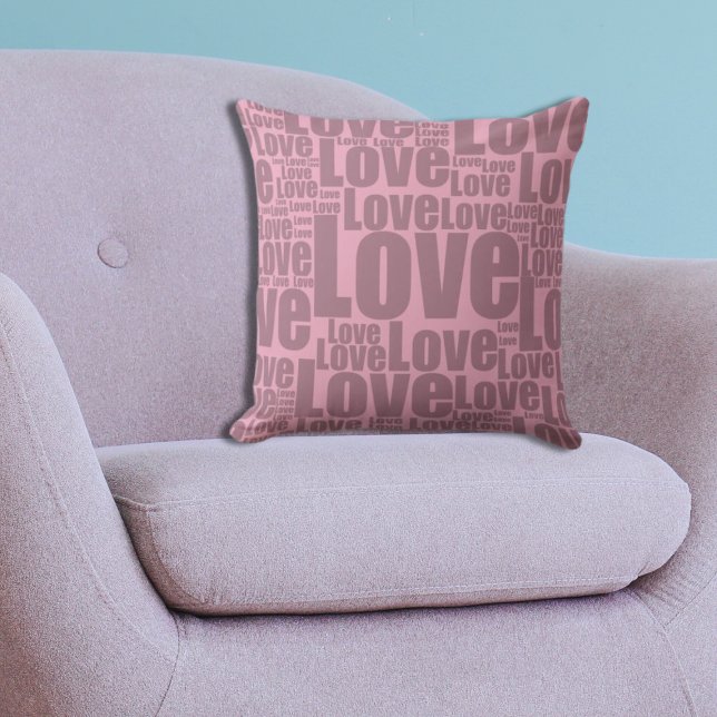 Feminin Rosa Kärlek Typografi Mönster Kudde (Feminine Pink Love Typography Pattern Throw Pillow)