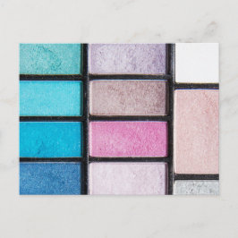 Femininfärgad makeup-artist vykort